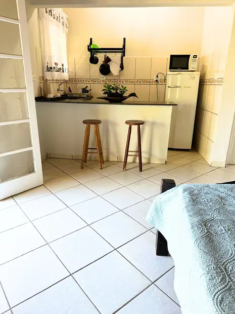 Área de copa e cozinha